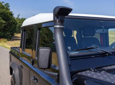 Land Rover - Defender