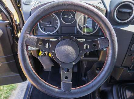 Land Rover - Defender