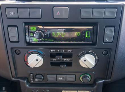 Land Rover - Defender