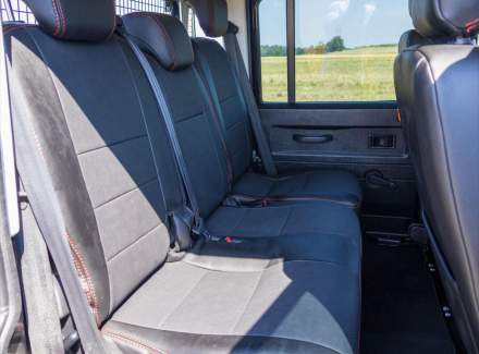 Land Rover - Defender