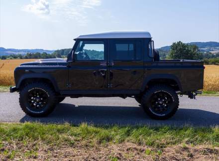 Land Rover - Defender