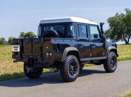 Land Rover - Defender