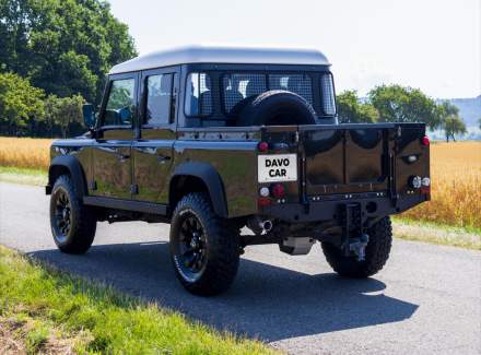 Land Rover - Defender