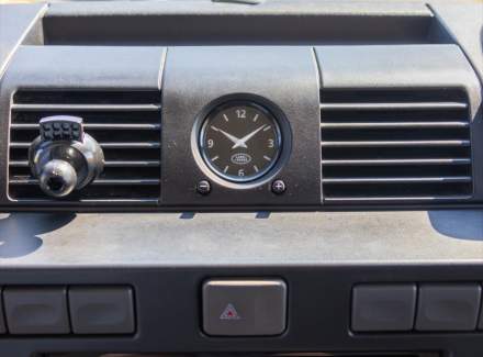 Land Rover - Defender