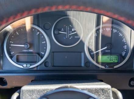 Land Rover - Defender