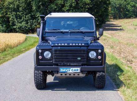 Land Rover - Defender