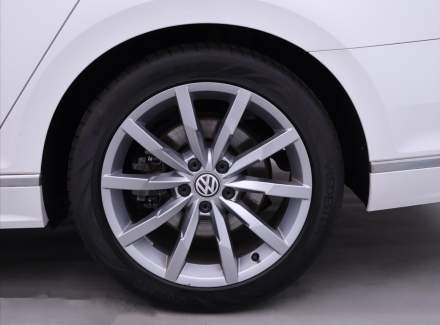 Volkswagen - Passat