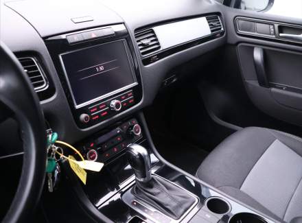 Volkswagen - Touareg