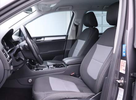 Volkswagen - Touareg