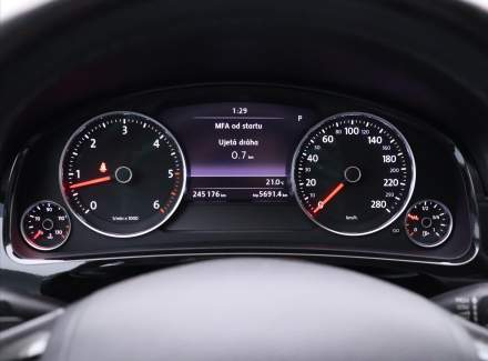 Volkswagen - Touareg