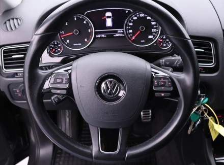 Volkswagen - Touareg