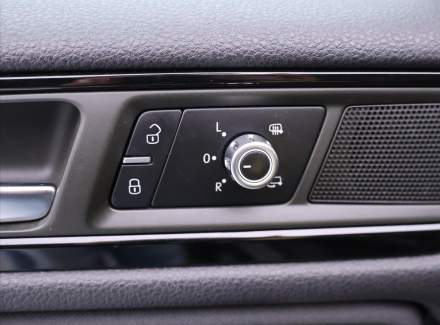 Volkswagen - Touareg