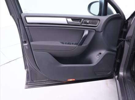 Volkswagen - Touareg