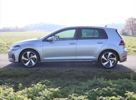 Volkswagen - Golf
