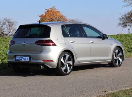 Volkswagen - Golf