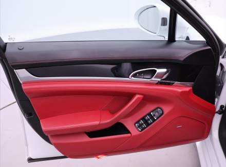 Porsche - Panamera