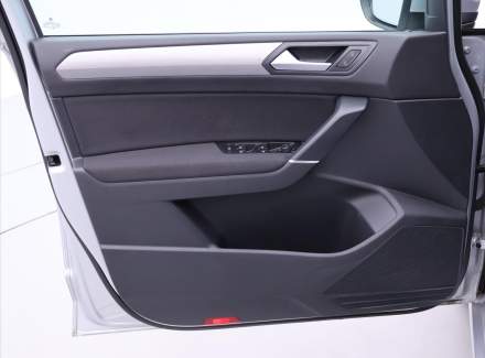 Volkswagen - Touran