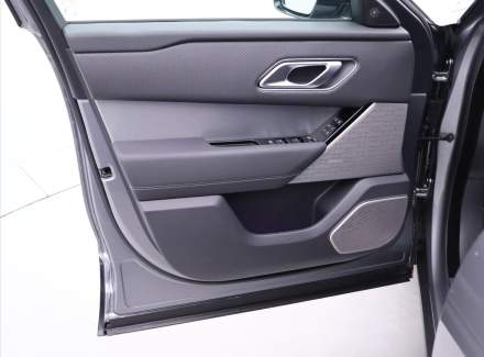 Land Rover - Range Rover Velar