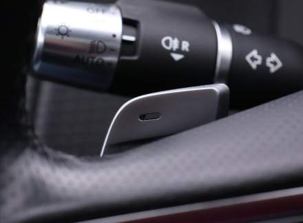 Land Rover - Range Rover Velar