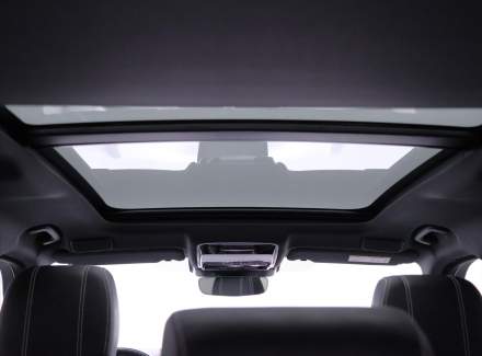 Land Rover - Range Rover Velar