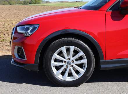 Audi - Q3