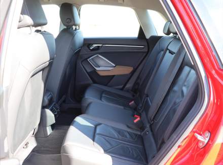 Audi - Q3