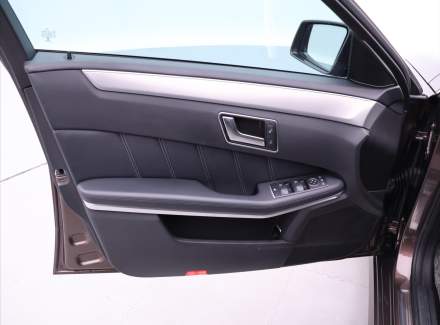 Mercedes-Benz - E-class