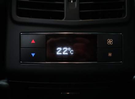 Mercedes-Benz - E-class