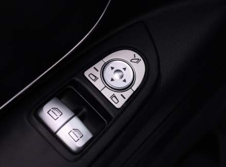 Mercedes-Benz - Vito