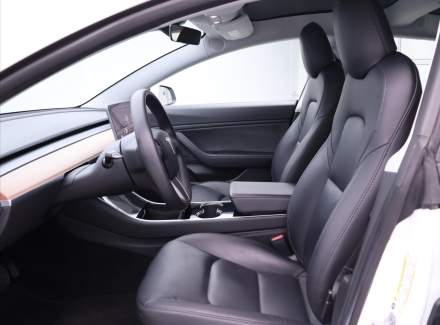 Tesla - Model 3