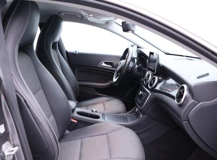 Mercedes-Benz - CLA