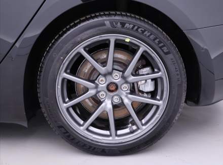 Tesla - Model 3