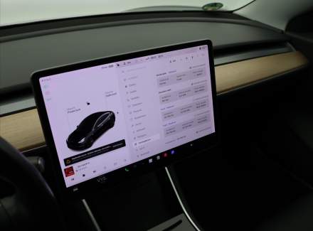 Tesla - Model 3