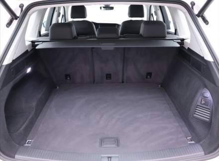 Volkswagen - Touareg