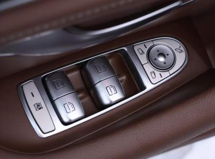 Mercedes-Benz - E-class