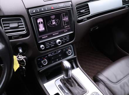 Volkswagen - Touareg