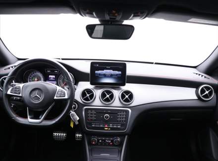 Mercedes-Benz - CLA