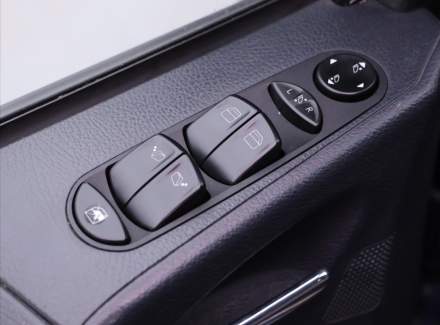 Mercedes-Benz - Viano