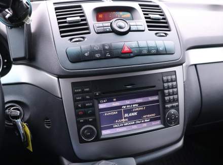 Mercedes-Benz - Viano