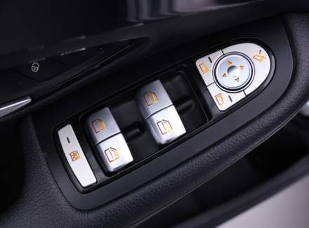 Mercedes-Benz - C-class