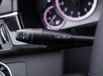 Mercedes-Benz - E-class