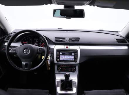Volkswagen - Passat
