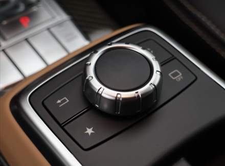 Mercedes-Benz - G-class