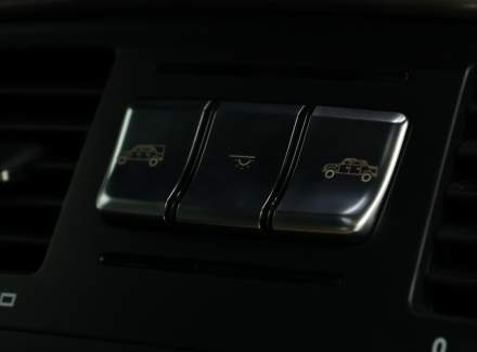 Mercedes-Benz - G-class