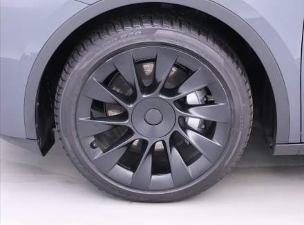 Tesla - Model Y