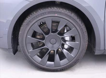Tesla - Model Y