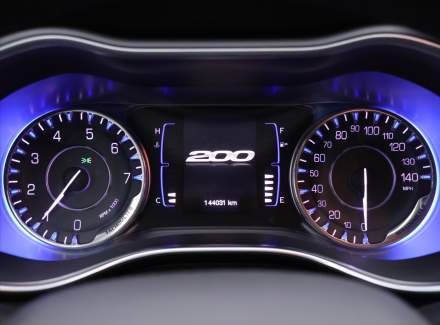 Chrysler - 200