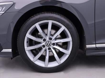 Volkswagen - Passat