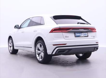 Audi - Q8