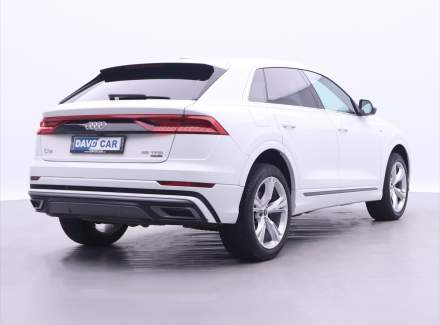 Audi - Q8